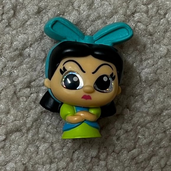 Disney Doorables Series 5: Drizella from Cinderella (ULTRA RARE) - Picture 1 of 2